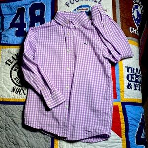 Vineyard vines, boys, button-down shirt size small, 8 to 10. 100% cotton.